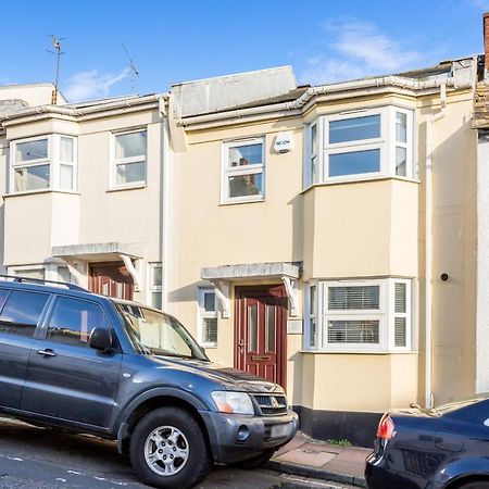 Modern Mews House With Free Parking Space, And Patio By Huluki Sussex Stays Brighton Eksteriør bilde