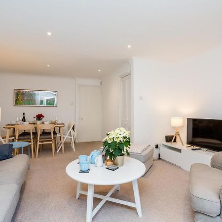Modern Mews House With Free Parking Space, And Patio By Huluki Sussex Stays Brighton Eksteriør bilde