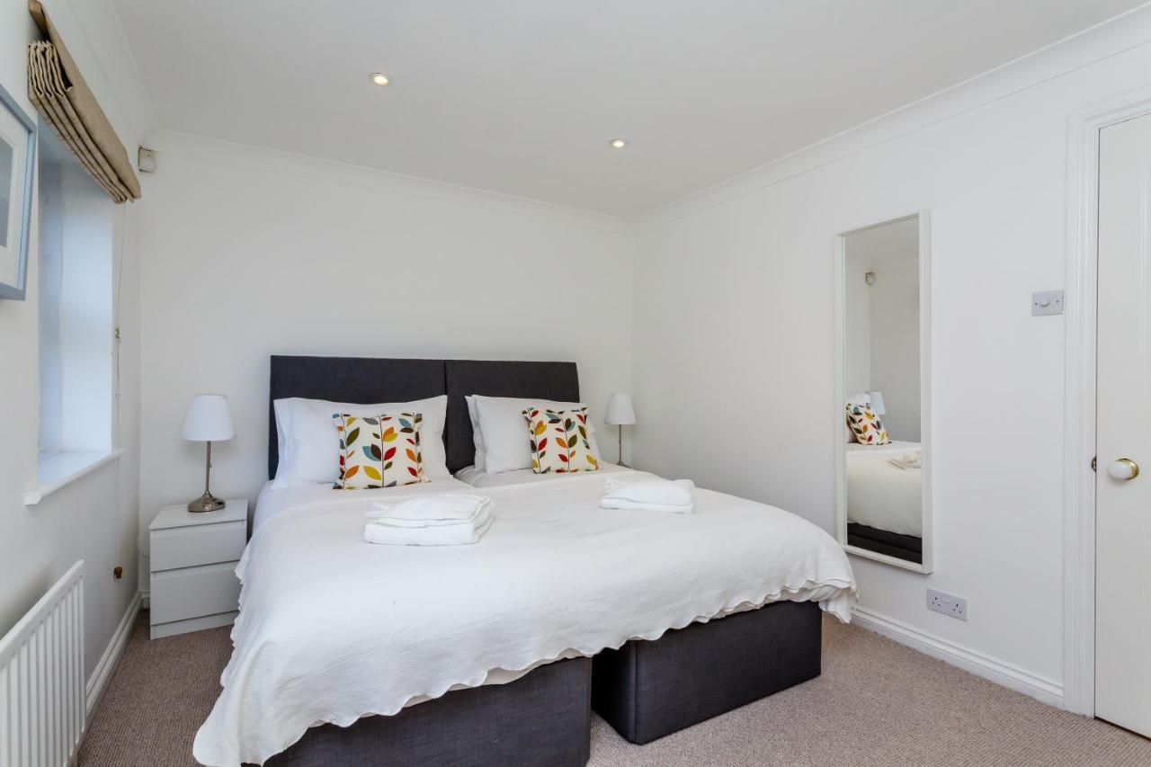 Modern Mews House With Free Parking Space, And Patio By Huluki Sussex Stays Brighton Eksteriør bilde