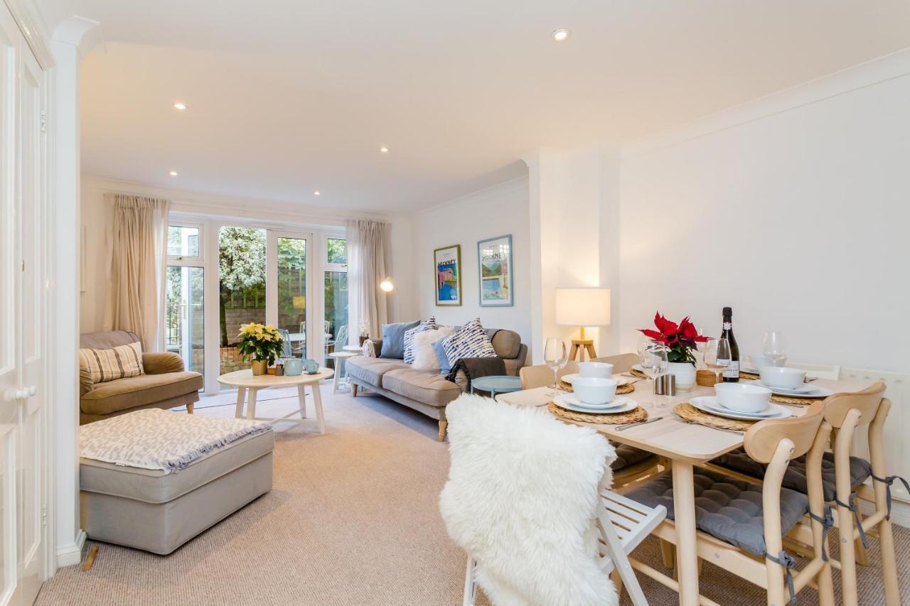 Modern Mews House With Free Parking Space, And Patio By Huluki Sussex Stays Brighton Eksteriør bilde