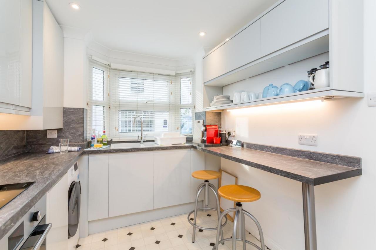 Modern Mews House With Free Parking Space, And Patio By Huluki Sussex Stays Brighton Eksteriør bilde