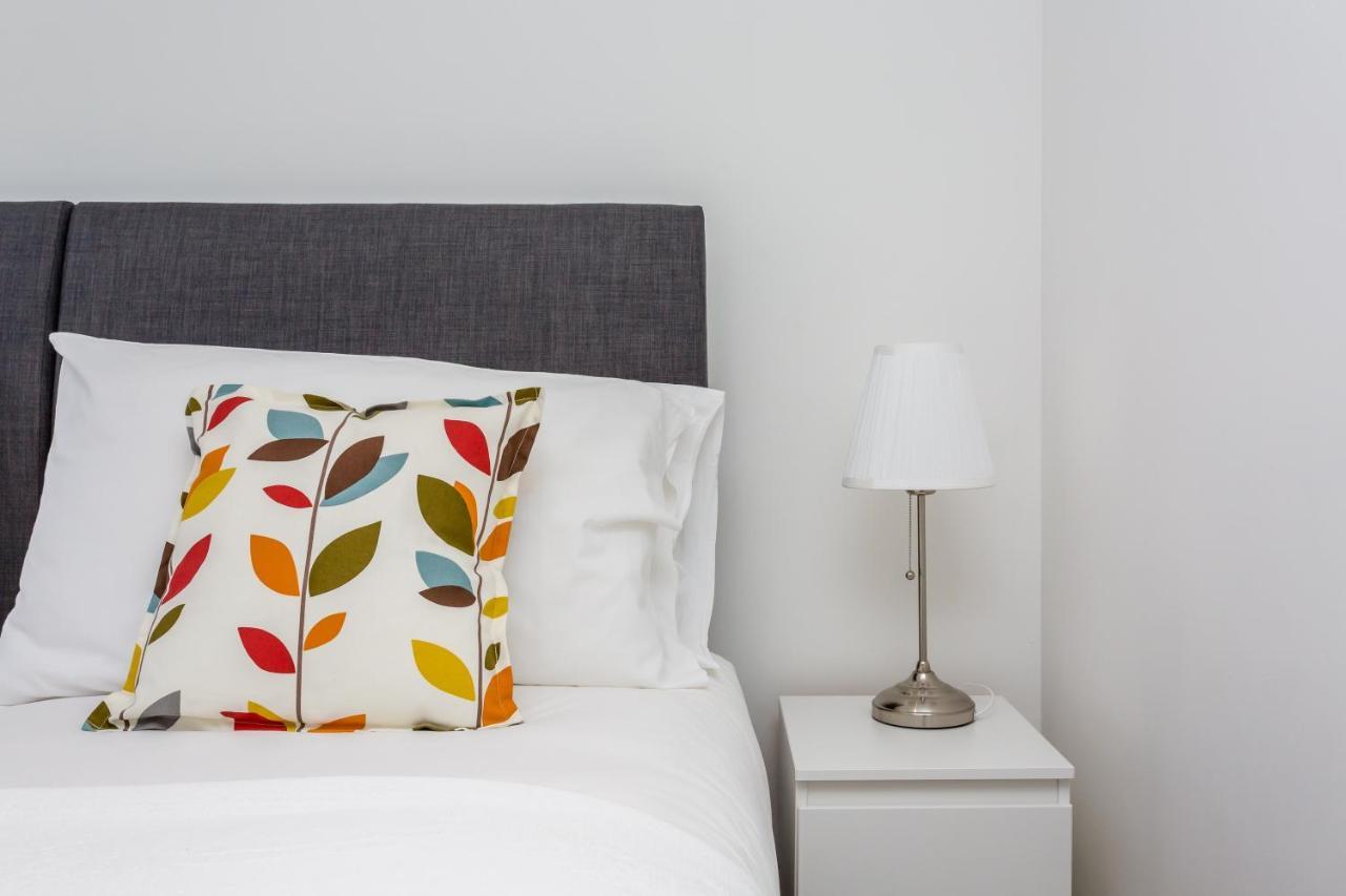 Modern Mews House With Free Parking Space, And Patio By Huluki Sussex Stays Brighton Eksteriør bilde