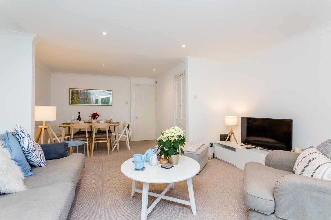 Modern Mews House With Free Parking Space, And Patio By Huluki Sussex Stays Brighton Eksteriør bilde