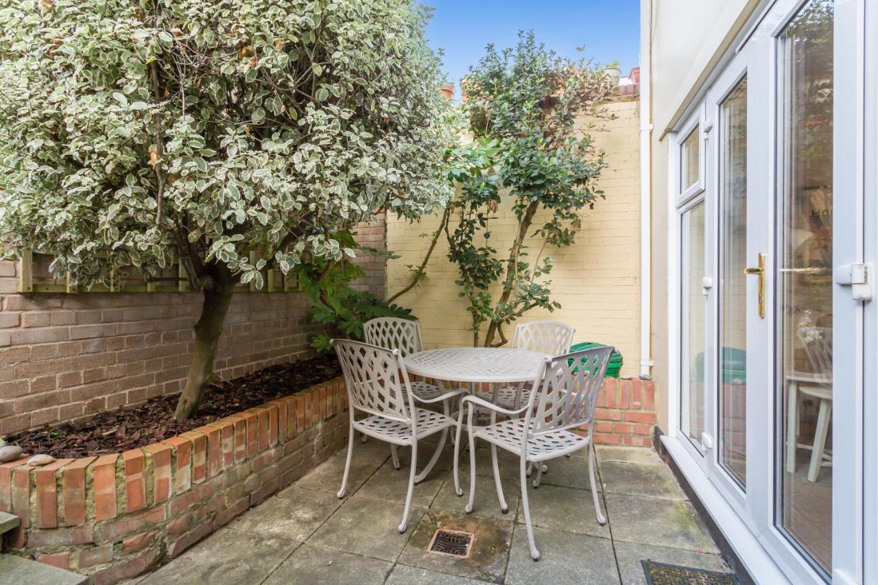 Modern Mews House With Free Parking Space, And Patio By Huluki Sussex Stays Brighton Eksteriør bilde