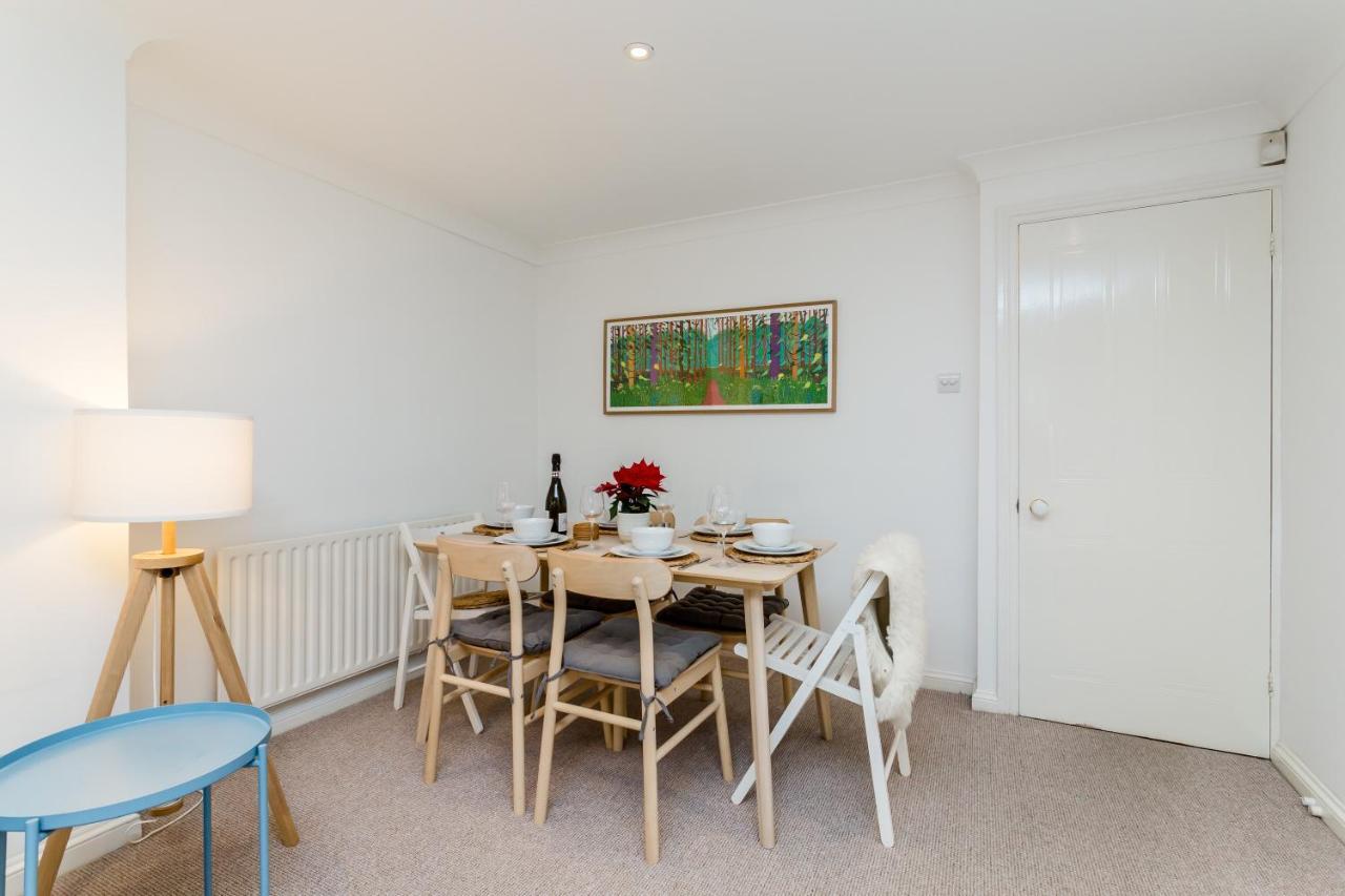 Modern Mews House With Free Parking Space, And Patio By Huluki Sussex Stays Brighton Eksteriør bilde